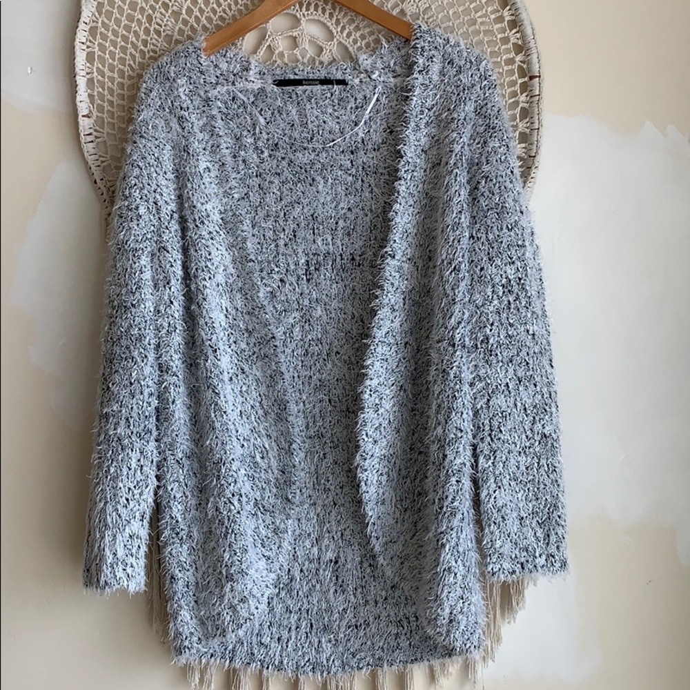 Kensie Soft Fluffy Fringe Cardigan. black&white. M